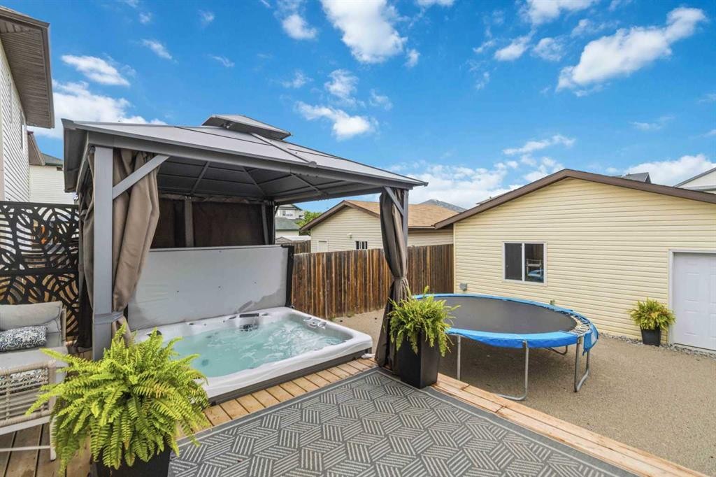 112 Saline Creek Way, Fort Mcmurray, AB - Outdoor With Exterior