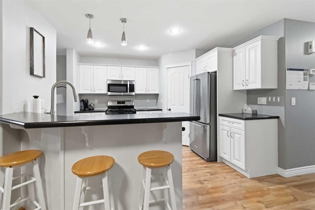 112 Saline Creek Way, Fort Mcmurray, AB - Indoor Photo Showing Kitchen With Stainless Steel Kitchen With Upgraded Kitchen