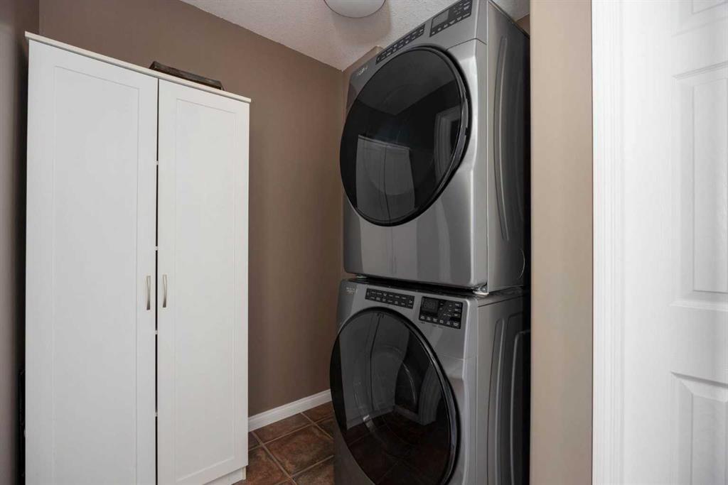 148 Fox Crescent, Fort Mcmurray, AB - Indoor Photo Showing Laundry Room