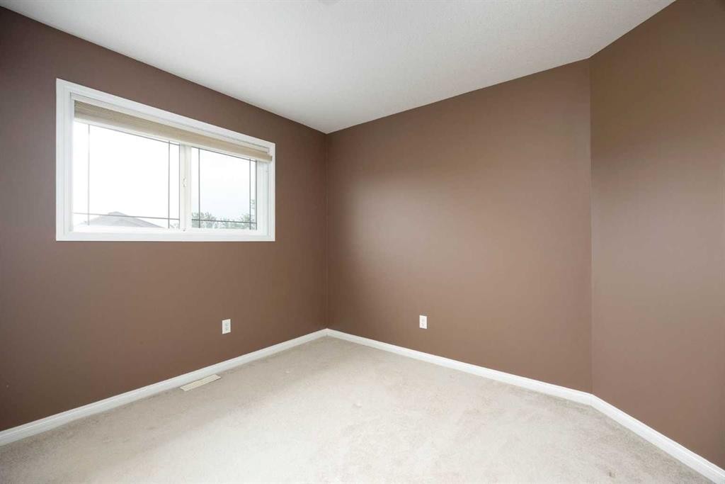 148 Fox Crescent, Fort Mcmurray, AB - Indoor Photo Showing Other Room