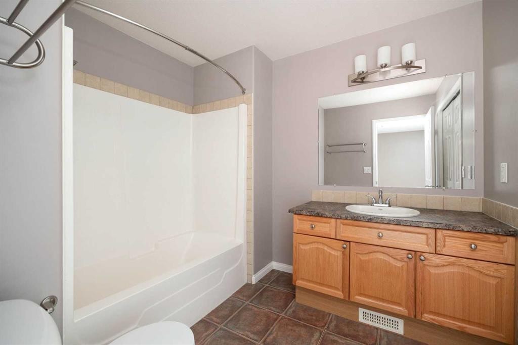 148 Fox Crescent, Fort Mcmurray, AB - Indoor Photo Showing Bathroom