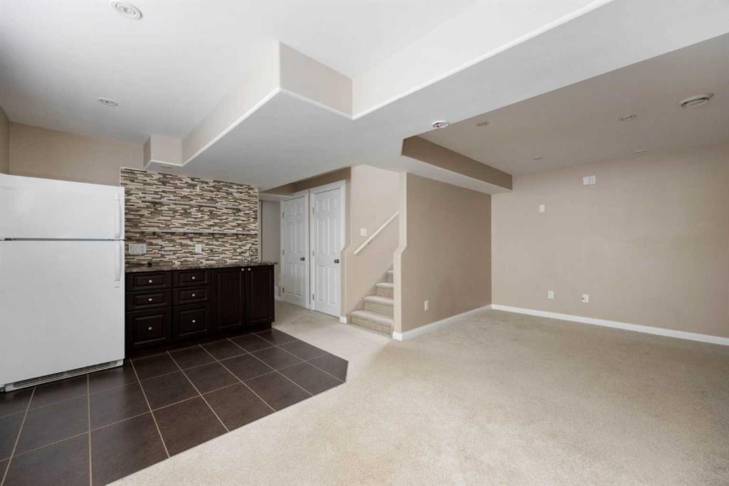 148 Fox Crescent, Fort Mcmurray, AB - Indoor Photo Showing Other Room