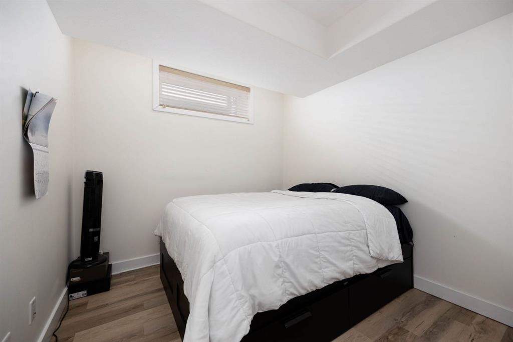 128 Hawthorn Way, Fort Mcmurray, AB - Indoor Photo Showing Bedroom