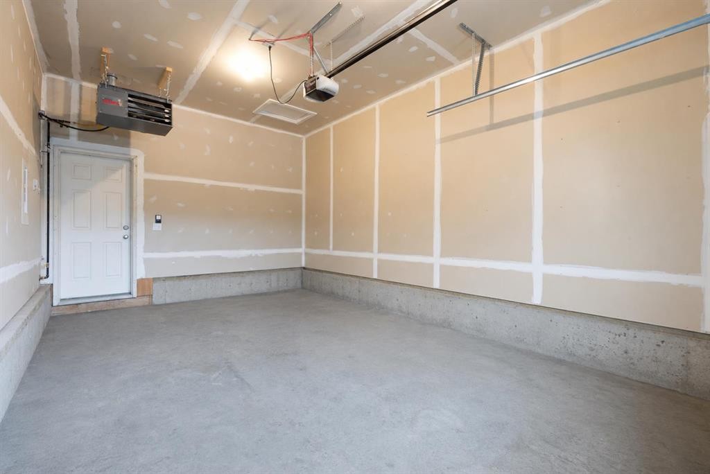 128 Hawthorn Way, Fort Mcmurray, AB - Indoor Photo Showing Other Room