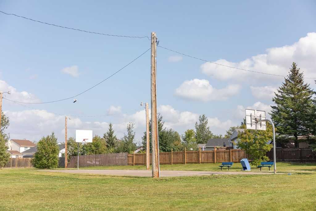110 Bird Crescent, Fort Mcmurray, AB - Outdoor
