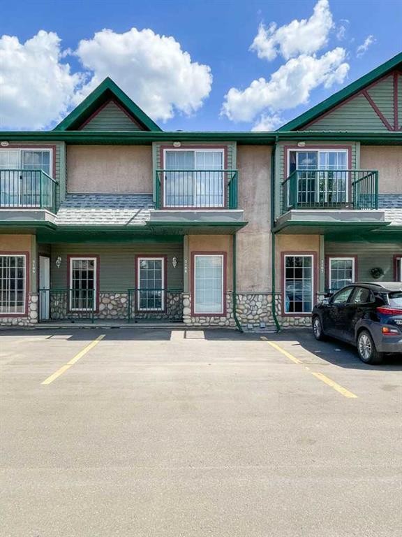 7108-200 Lougheed Drive, Fort Mcmurray, AB - Outdoor With Deck Patio Veranda
