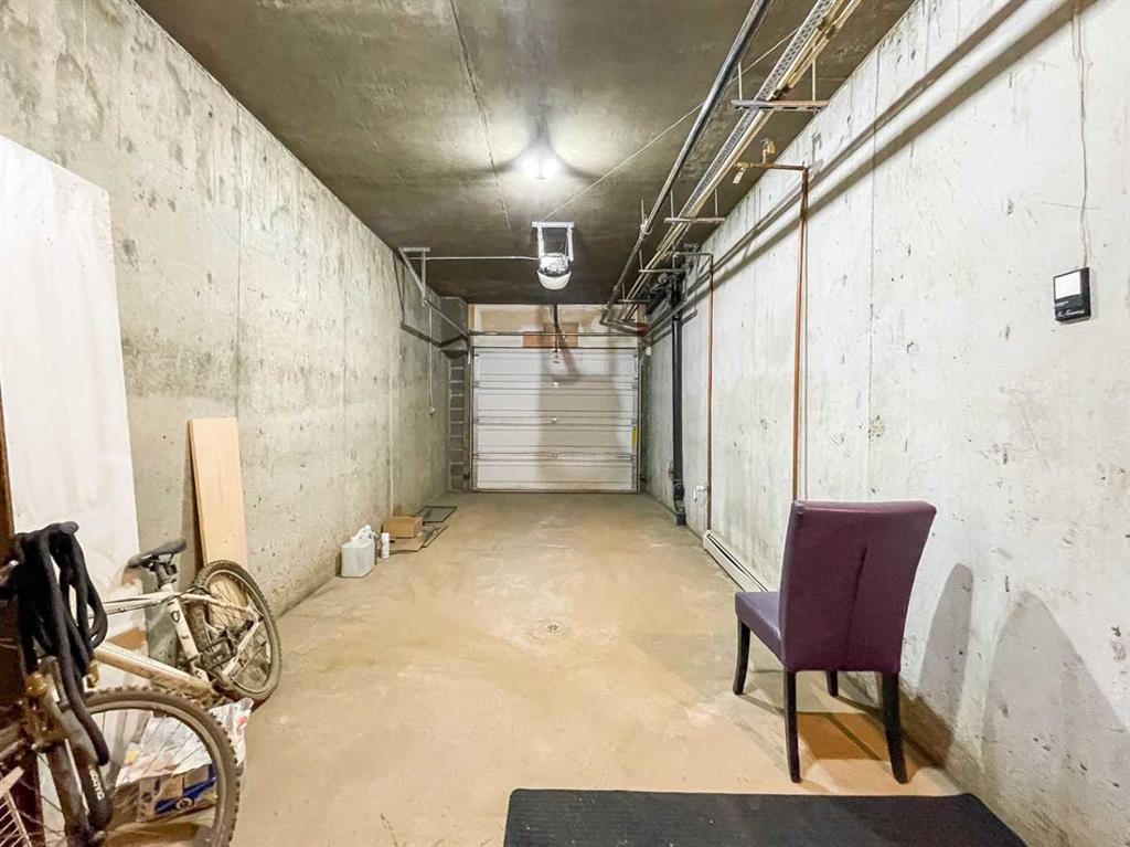 7108-200 Lougheed Drive, Fort Mcmurray, AB - Indoor Photo Showing Other Room