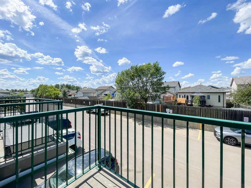 7108-200 Lougheed Drive, Fort Mcmurray, AB - Outdoor