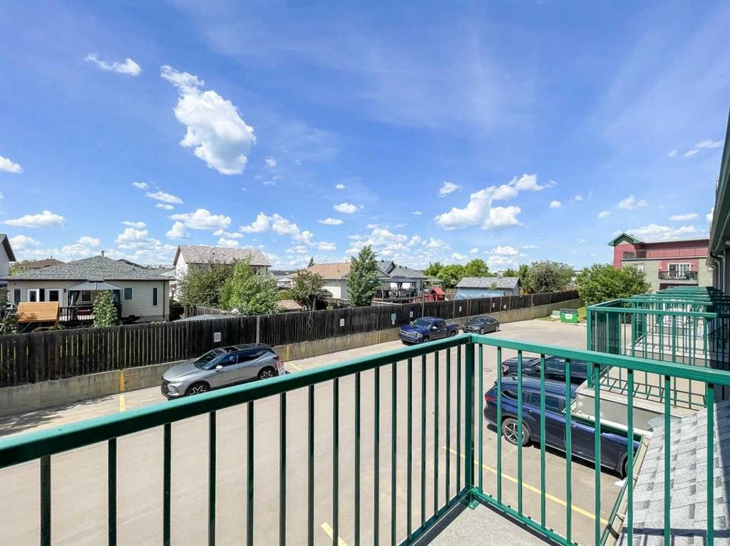 7108-200 Lougheed Drive, Fort Mcmurray, AB - Outdoor