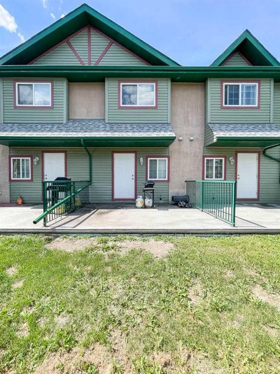 7108-200 Lougheed Drive, Fort Mcmurray, AB - Outdoor