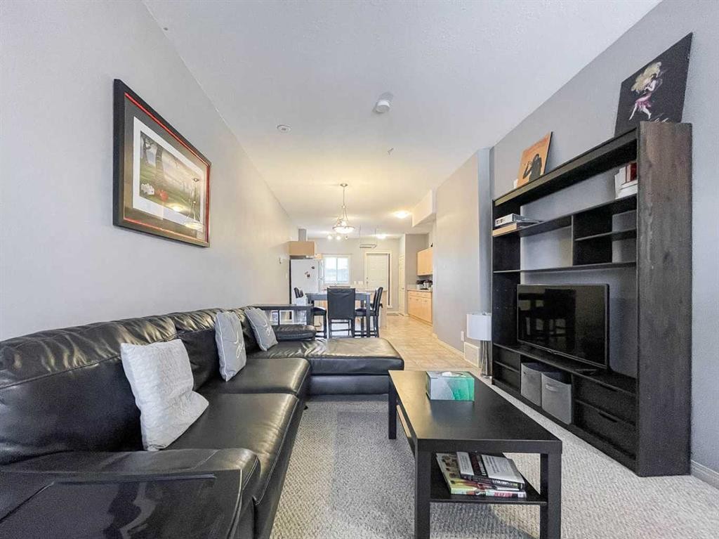 7108-200 Lougheed Drive, Fort Mcmurray, AB - Indoor Photo Showing Living Room