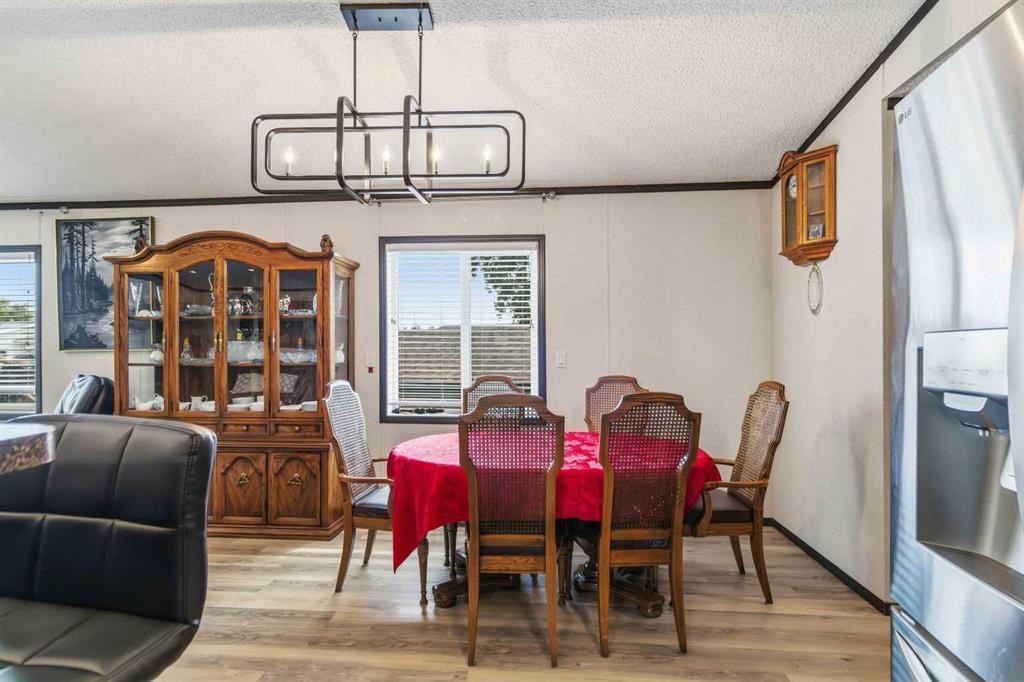 185 Grey Crescent, Fort Mcmurray, AB - Indoor Photo Showing Dining Room