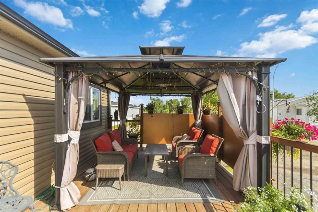 185 Grey Crescent, Fort Mcmurray, AB - Outdoor With Deck Patio Veranda With Exterior