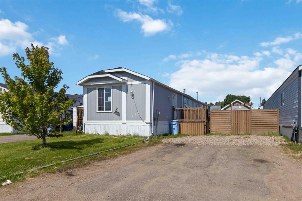 137 Cree Road, Fort Mcmurray, AB - Outdoor