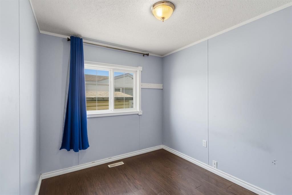 137 Cree Road, Fort Mcmurray, AB - Indoor Photo Showing Other Room