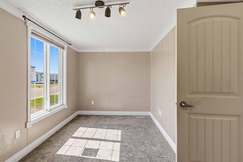 137 Cree Road, Fort Mcmurray, AB - Indoor Photo Showing Other Room