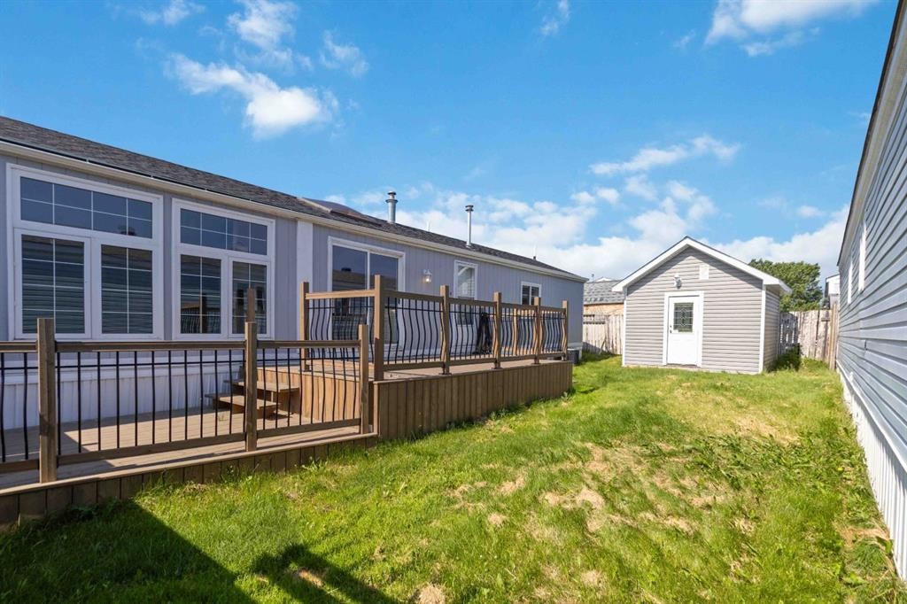 137 Cree Road, Fort Mcmurray, AB - Outdoor With Deck Patio Veranda