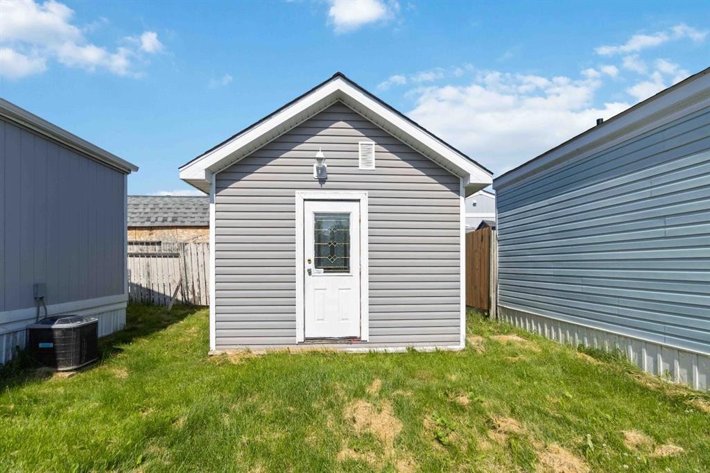 137 Cree Road, Fort Mcmurray, AB - Outdoor With Exterior