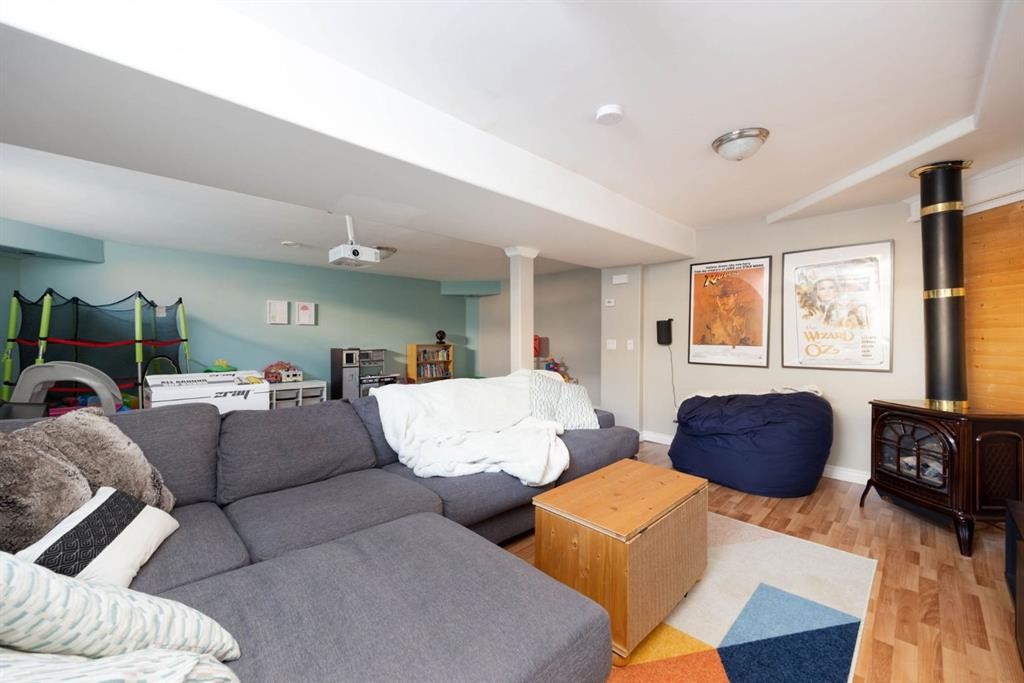 254 Wolverine Drive, Fort Mcmurray, AB - Indoor Photo Showing Living Room