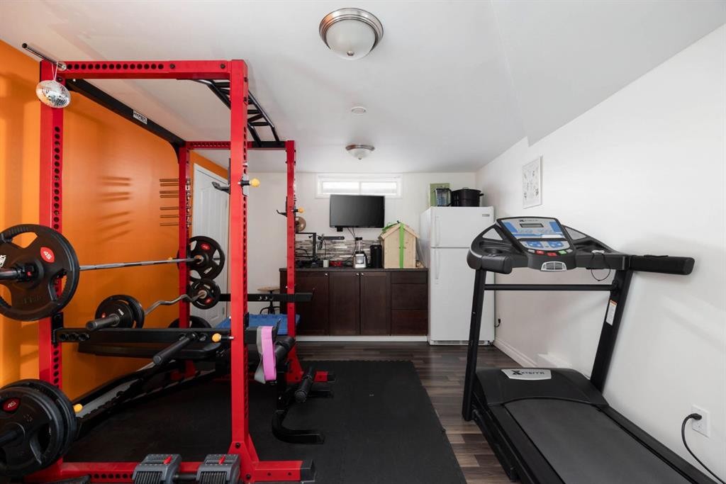254 Wolverine Drive, Fort Mcmurray, AB - Indoor Photo Showing Gym Room