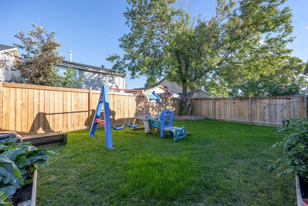 254 Wolverine Drive, Fort Mcmurray, AB - Outdoor With Backyard