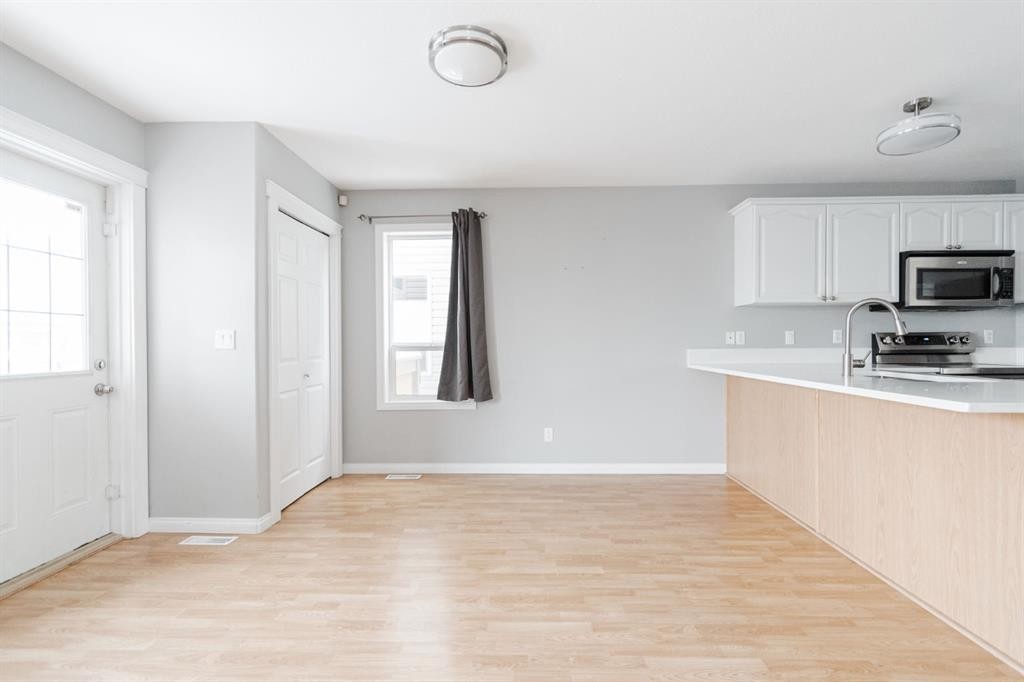 124 Fox Crescent, Fort Mcmurray, AB - Indoor Photo Showing Kitchen