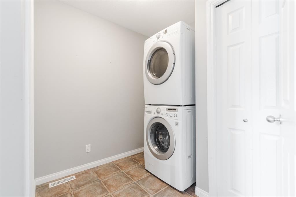 124 Fox Crescent, Fort Mcmurray, AB - Indoor Photo Showing Laundry Room