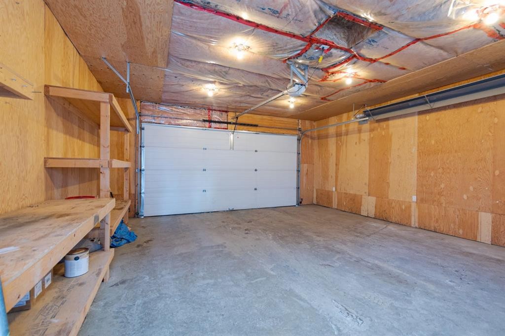 124 Fox Crescent, Fort Mcmurray, AB - Indoor Photo Showing Garage