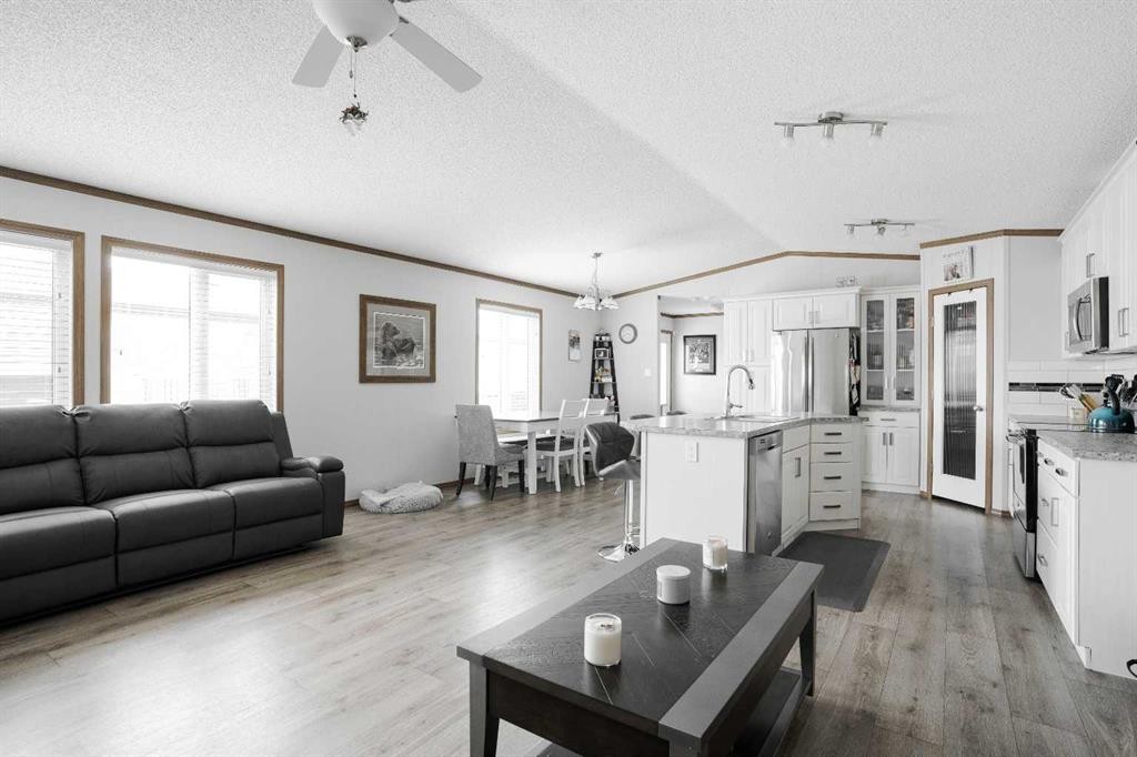 104 Beacon Hill Place, Fort Mcmurray, AB - Indoor