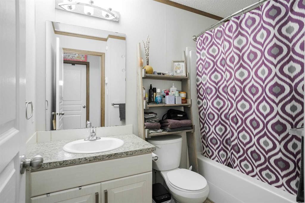 104 Beacon Hill Place, Fort Mcmurray, AB - Indoor Photo Showing Bathroom