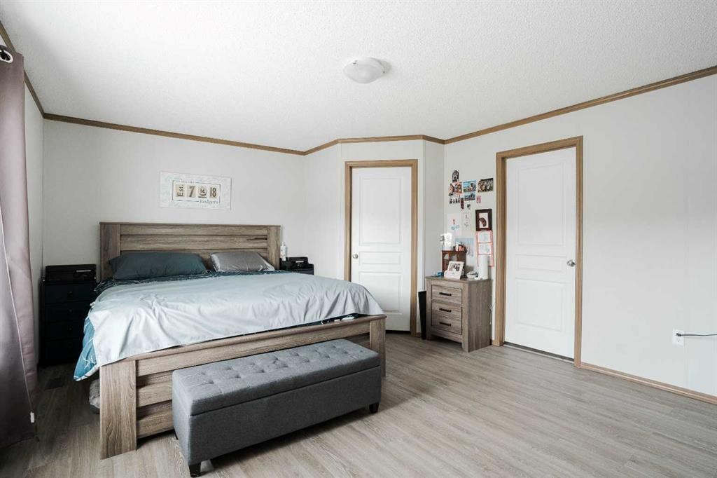104 Beacon Hill Place, Fort Mcmurray, AB - Indoor Photo Showing Bedroom