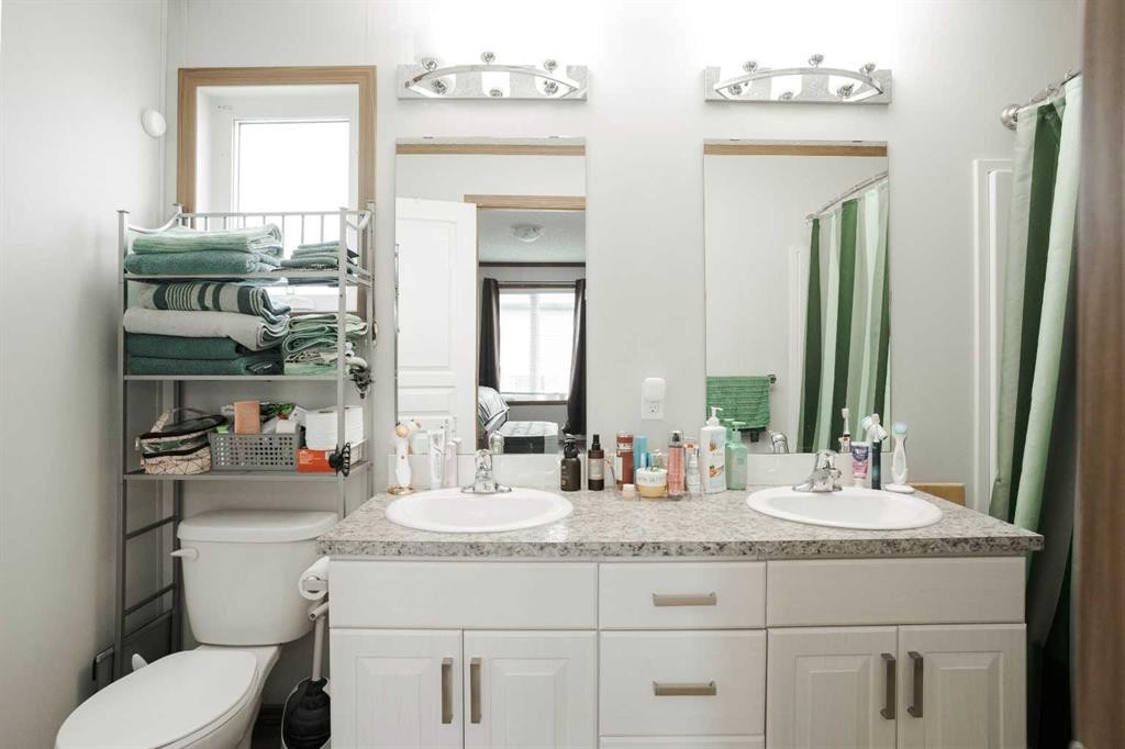 104 Beacon Hill Place, Fort Mcmurray, AB - Indoor Photo Showing Bathroom