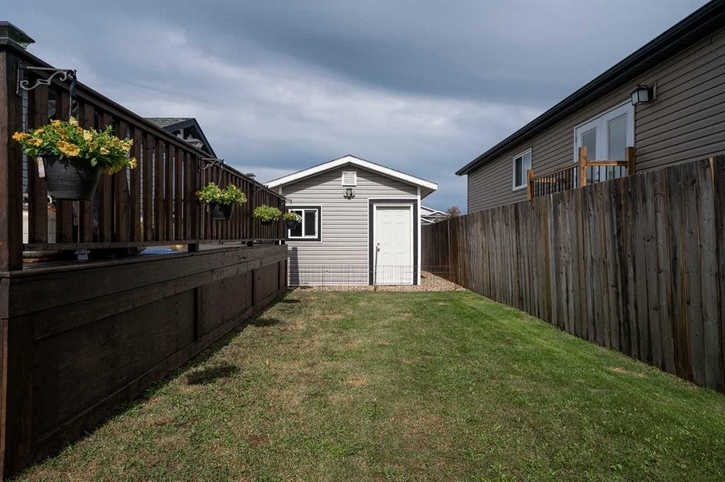 104 Beacon Hill Place, Fort Mcmurray, AB - Outdoor With Exterior