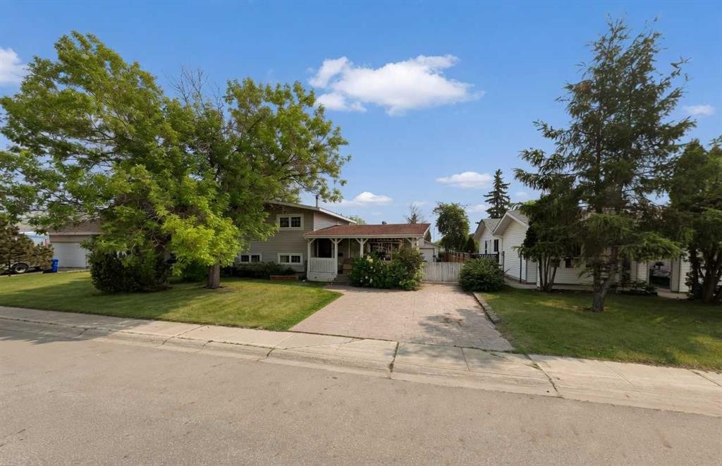 108 Robin Crescent, Fort Mcmurray, AB - Outdoor