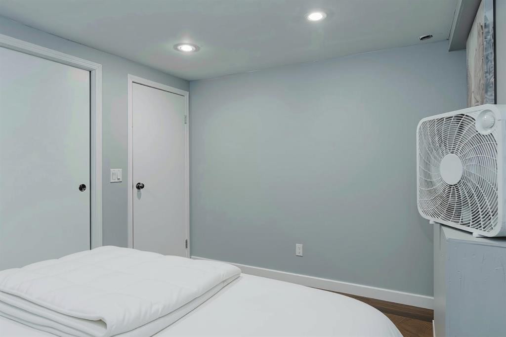 108 Robin Crescent, Fort Mcmurray, AB - Indoor Photo Showing Bedroom