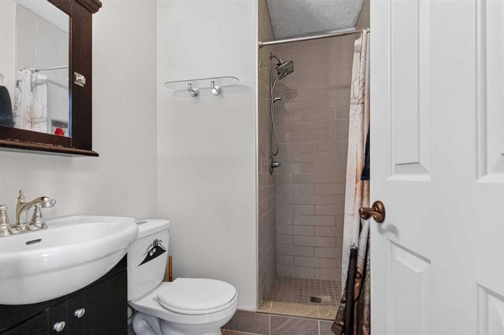 102 Gregoire Drive, Anzac, AB - Indoor Photo Showing Bathroom