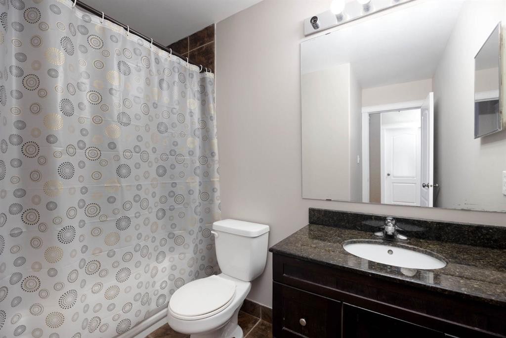 632 Athabasca Avenue, Fort Mcmurray, AB - Indoor Photo Showing Bathroom