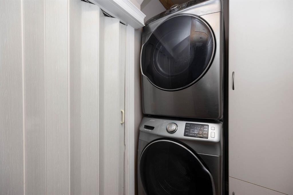 632 Athabasca Avenue, Fort Mcmurray, AB - Indoor Photo Showing Laundry Room