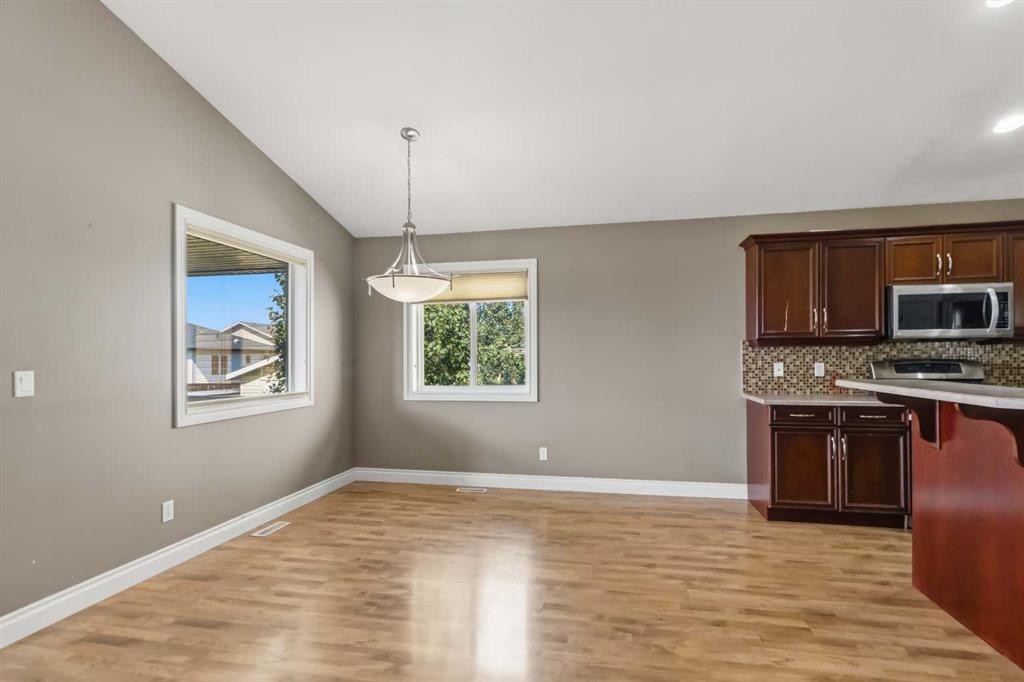 173 Coyote Crescent, Fort Mcmurray, AB - Indoor Photo Showing Kitchen