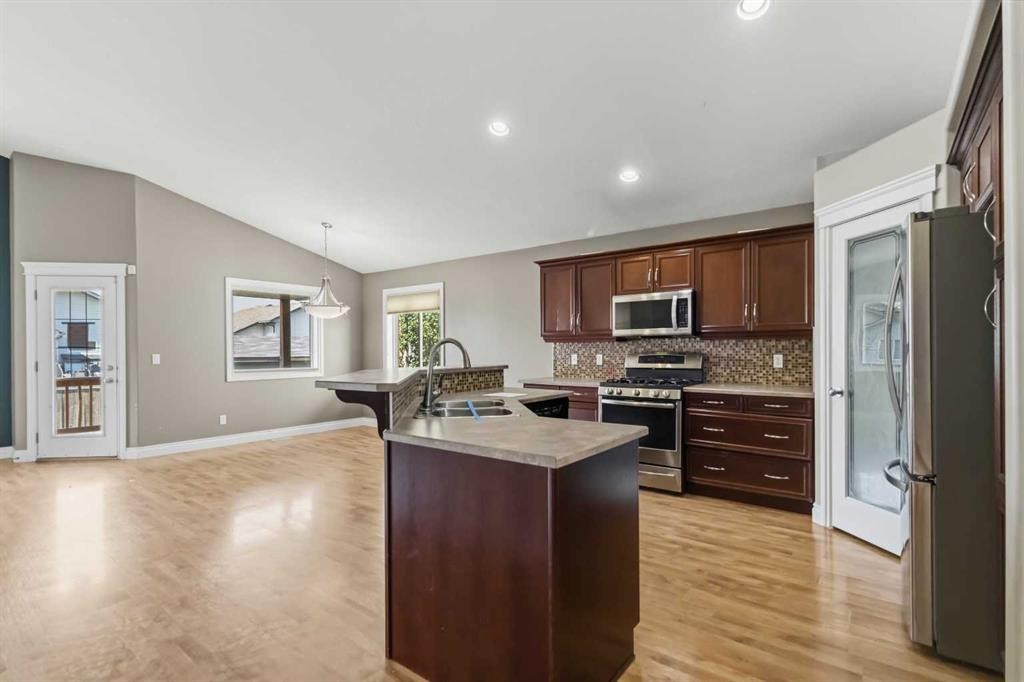 173 Coyote Crescent, Fort Mcmurray, AB - Indoor Photo Showing Kitchen With Double Sink