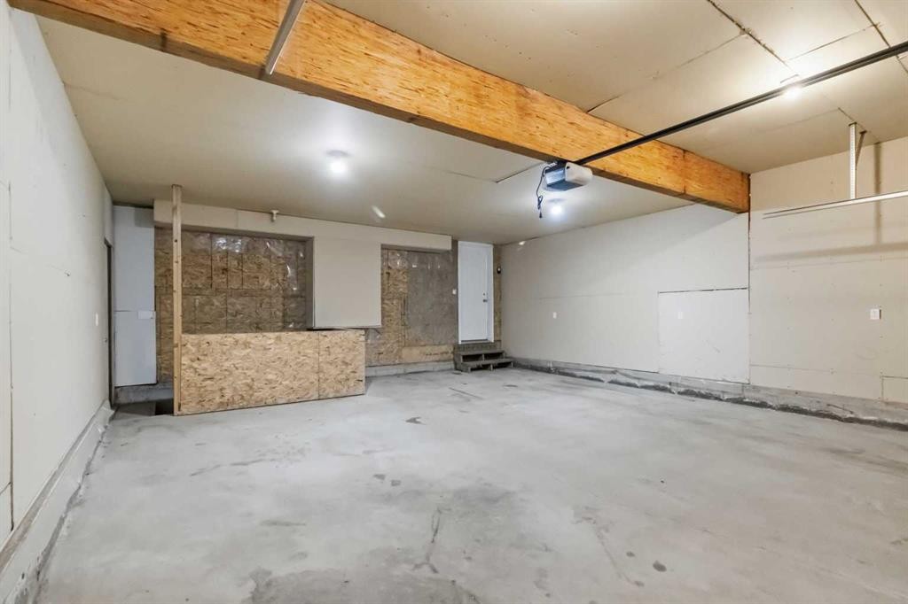 173 Coyote Crescent, Fort Mcmurray, AB - Indoor Photo Showing Garage
