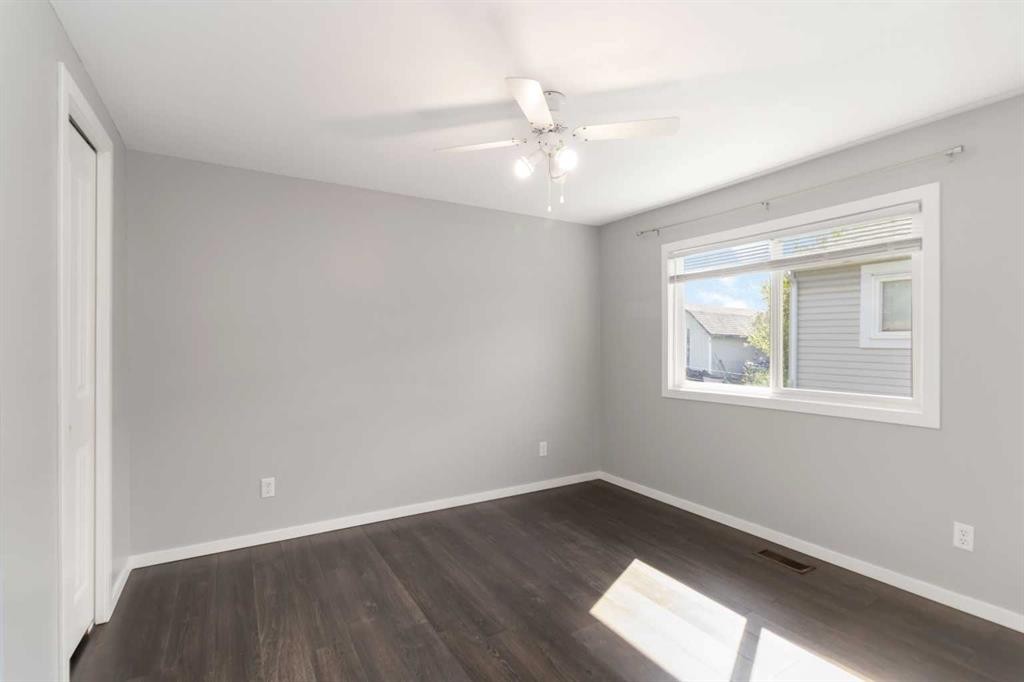 180 Greenbriar Bay, Fort Mcmurray, AB - Indoor Photo Showing Other Room