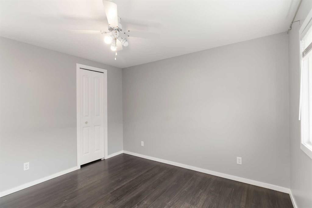 180 Greenbriar Bay, Fort Mcmurray, AB - Indoor Photo Showing Other Room