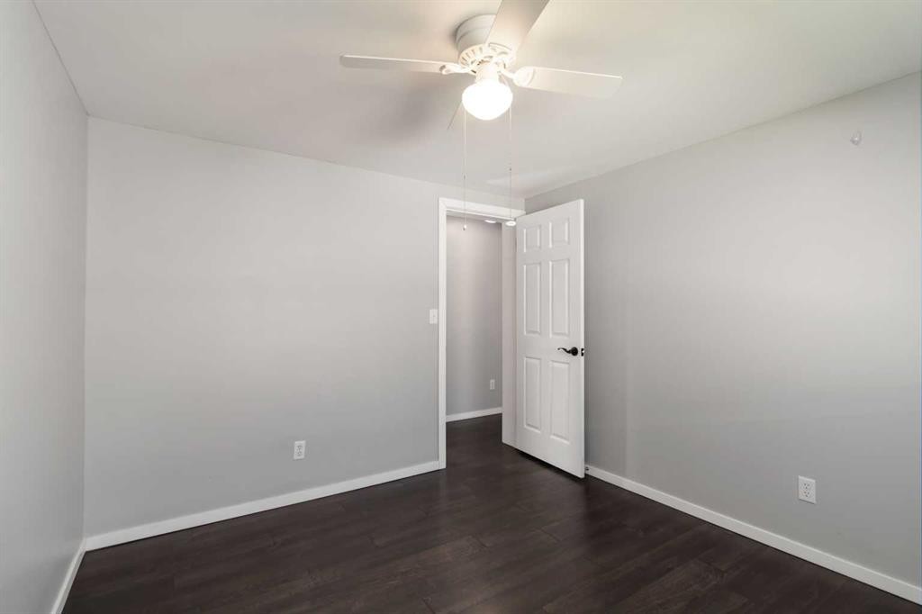 180 Greenbriar Bay, Fort Mcmurray, AB - Indoor Photo Showing Other Room