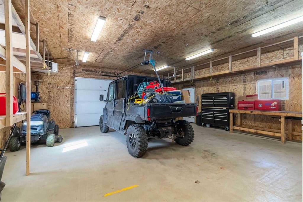 180 Greenbriar Bay, Fort Mcmurray, AB - Indoor Photo Showing Garage