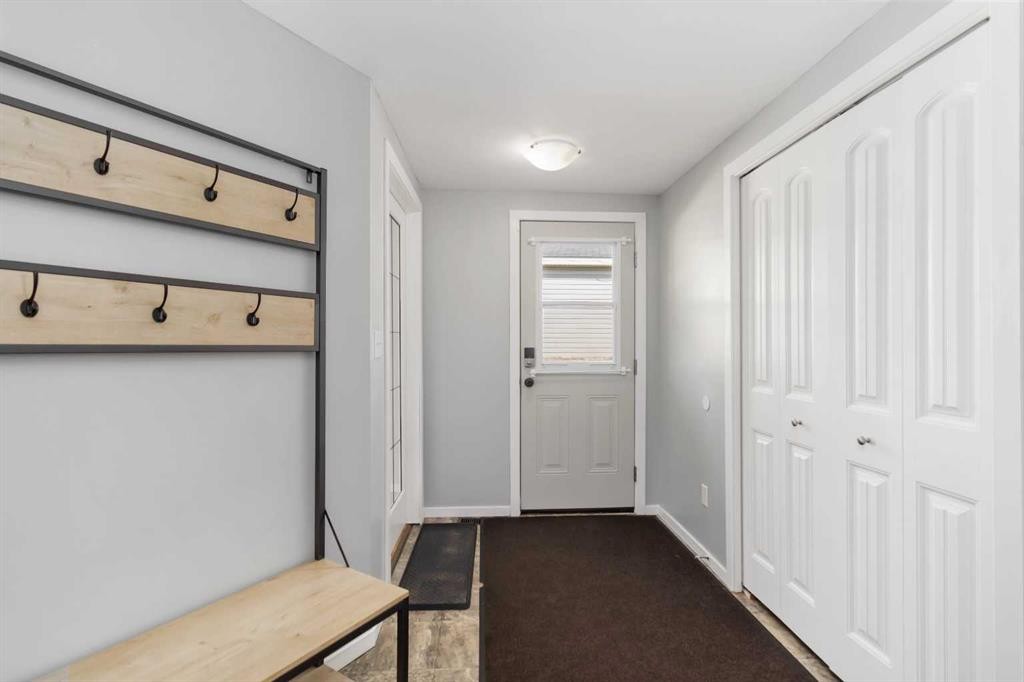 180 Greenbriar Bay, Fort Mcmurray, AB - Indoor Photo Showing Other Room