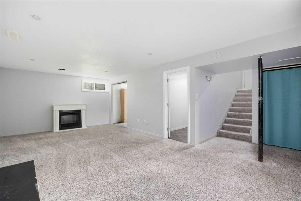 102 Hinge Bay, Fort Mcmurray, AB