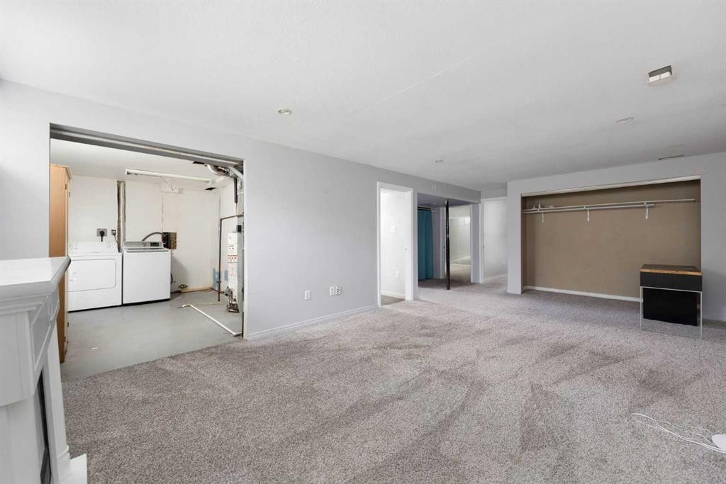102 Hinge Bay, Fort Mcmurray, AB
