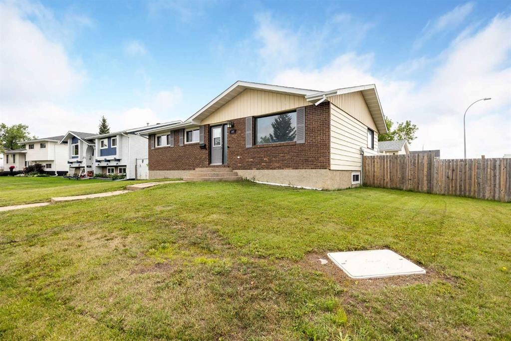 102 Hinge Bay, Fort Mcmurray, AB