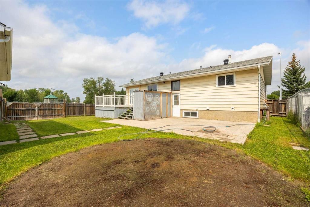 102 Hinge Bay, Fort Mcmurray, AB